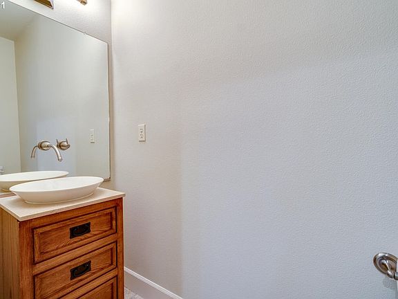 3rd image of 11315 NE 107th Cir