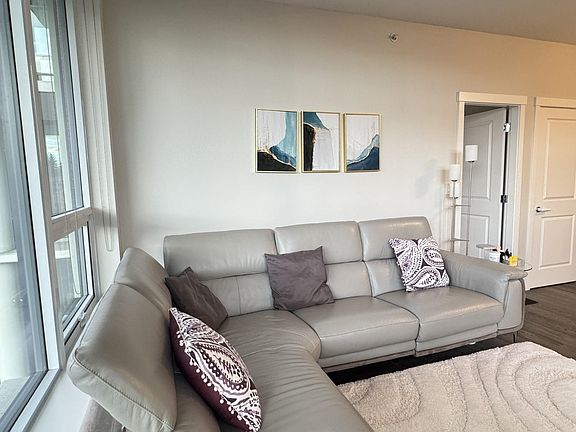 2nd image of 3487 Binning Rd #501