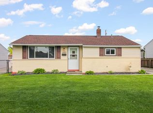 6489 Ledgebrook Dr, Brookpark, OH