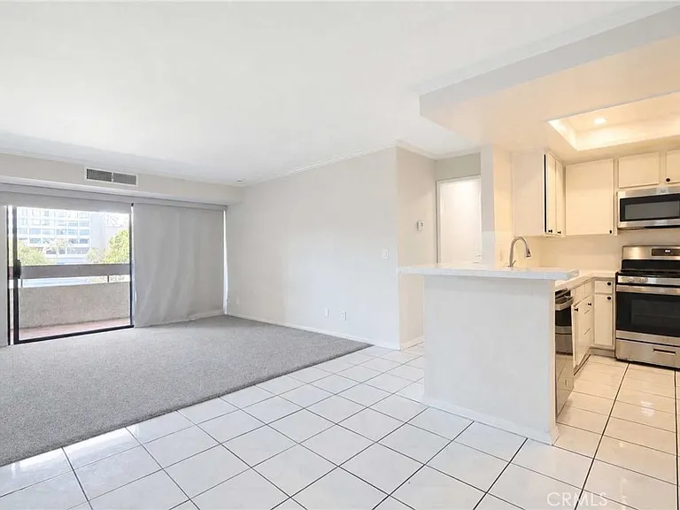 700 W 3rd St #B206 — Photo 8