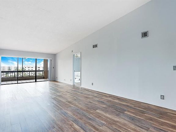 5th image of 1036 Us Highway 1 APT 416