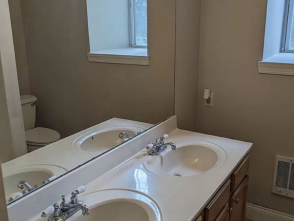 2nd image of 6351-6355 Lancaster Ave #105