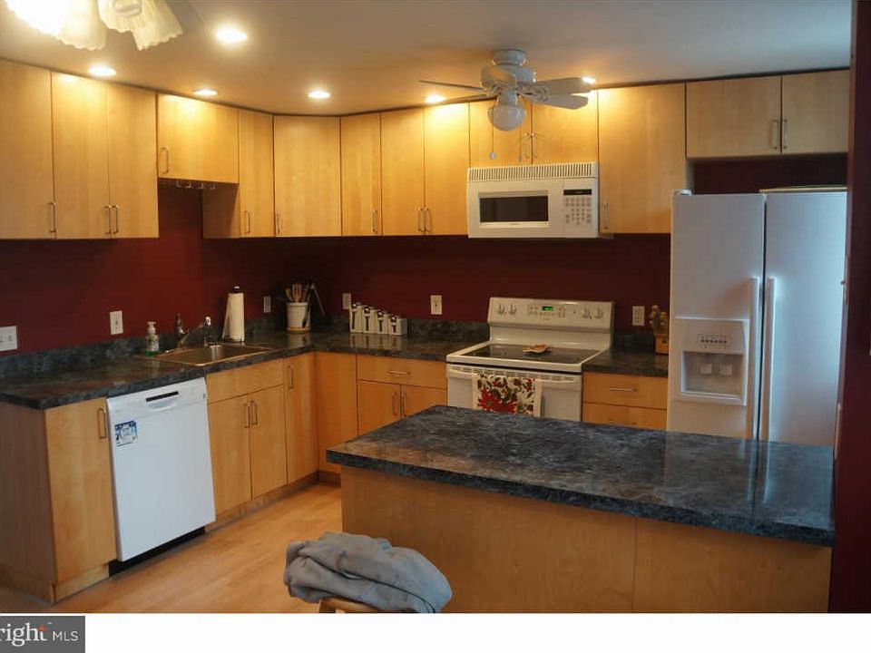 1st image of 648 Beech Ave
