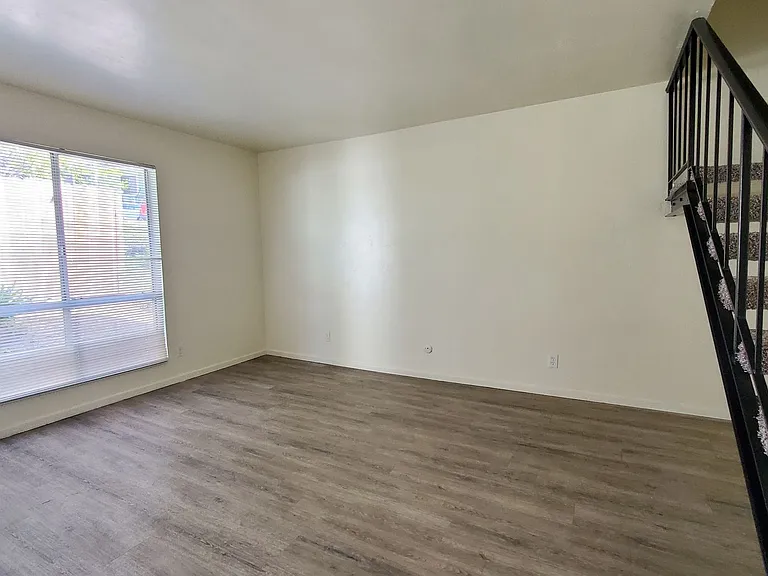 677 Morro St — Photo 7