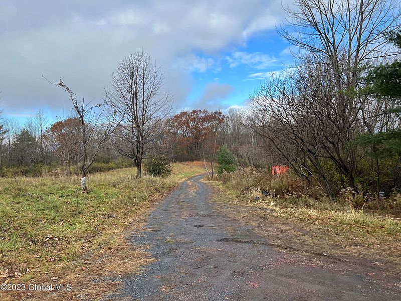 5th image of 663 Lily Pond Road