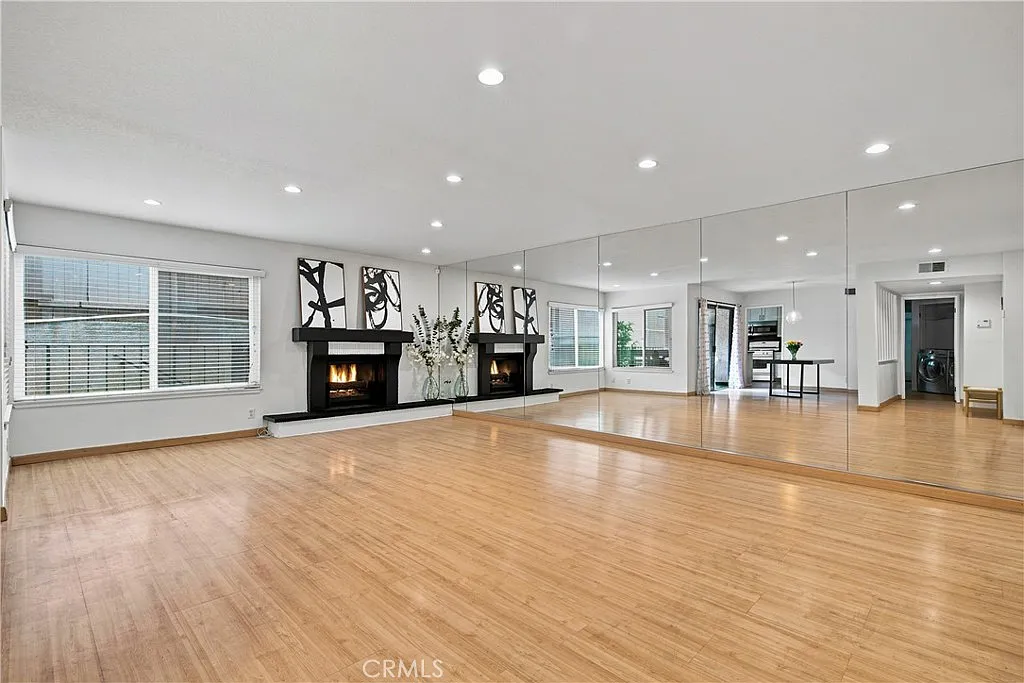 1 bed, 1154 sqft, $2,900 — Photo 3