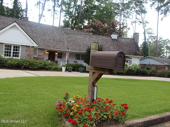 5th image of 415 Perkins Dr