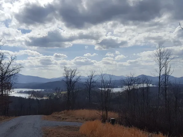 45M Pinnacle Ln #45-M, Hayesville, NC 28904