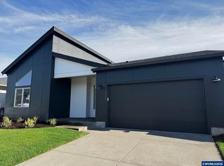 3252 Nightingale Dr, Woodburn, OR 97071