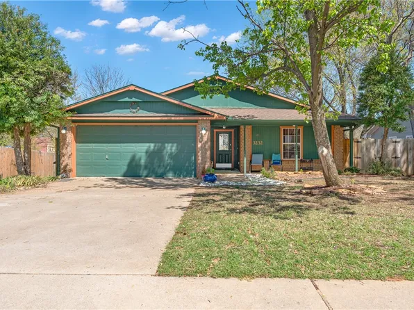 3232 W Shale St, Fayetteville, AR 72704