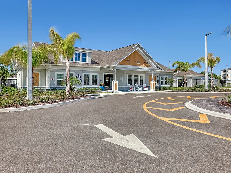 Palm Breeze Apartments — Photo 20