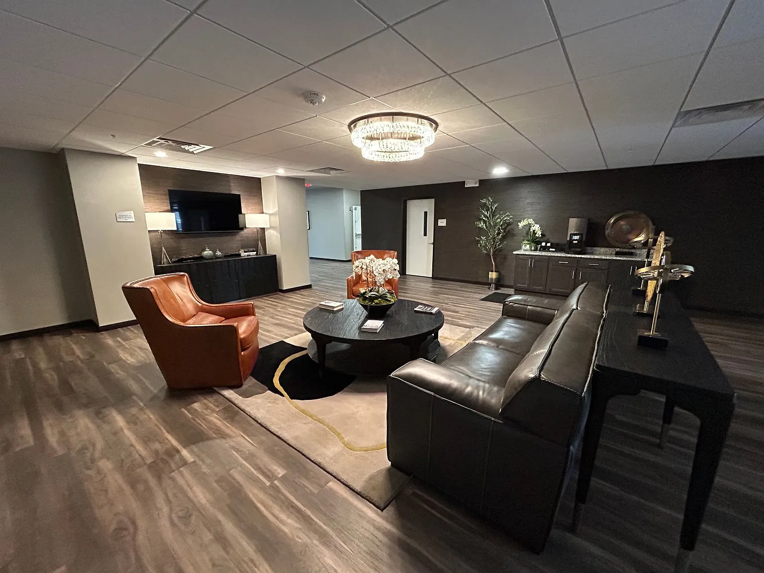 Kraewood Flats - Summer Rent Special through July 31 2026 — Photo 1