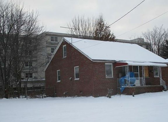 2nd image of 1834 E 37th St