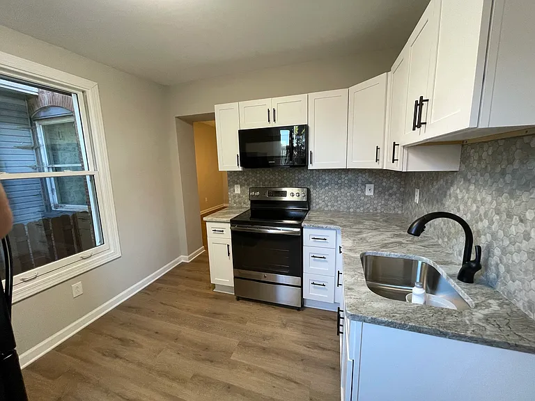 806 N Broom St #1 — Photo 8