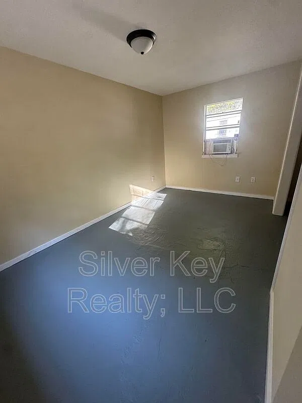 1 bed, 1.0 bath, $695 — Photo 4