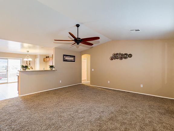 5th image of 419 W Highlands Dr