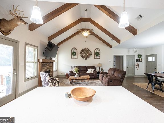 5th image of 552 Shady Ln