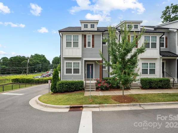 5020 Belmont Crossing Dr, Belmont, NC 28012