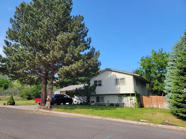 710 Hillcrest Dr, La Grande, OR 97850