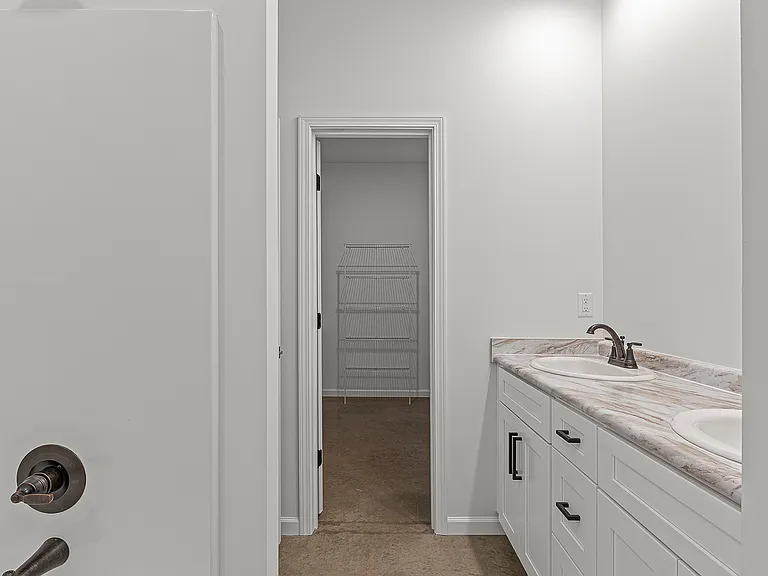 107 Cody Ln — Photo 3