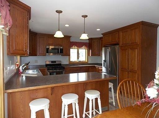 4th image of 45 Balsam St