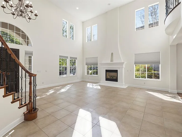 2100 Lamego Way — Photo 3
