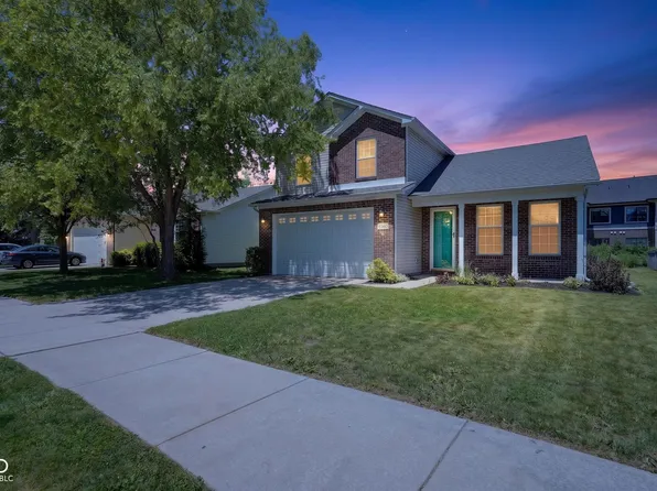 6350 W Chelmsford Dr, McCordsville, IN 46055