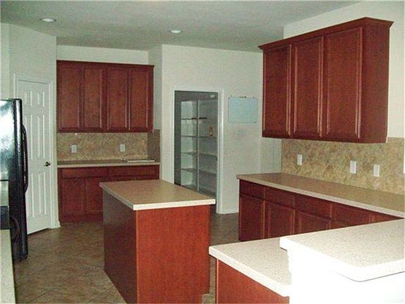 5th image of 1752 Silver Bend Dr