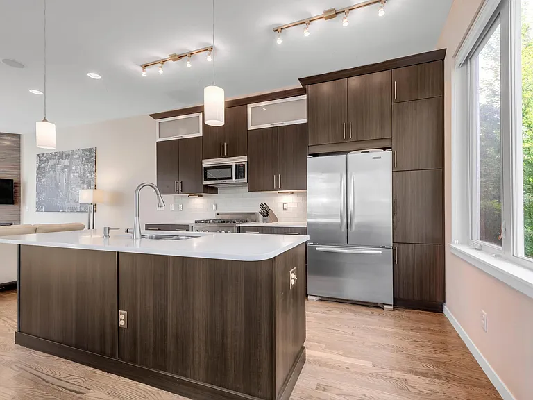 2250 W 31st Ave — Photo 16
