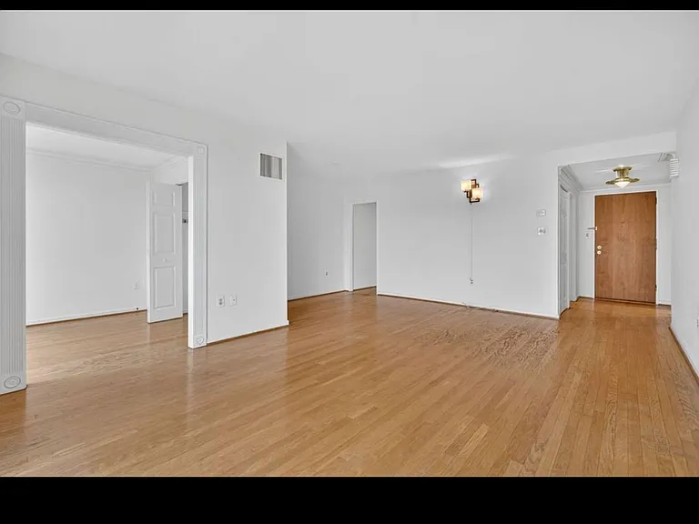 2555 Pennsylvania Ave NW #1019 — Photo 2