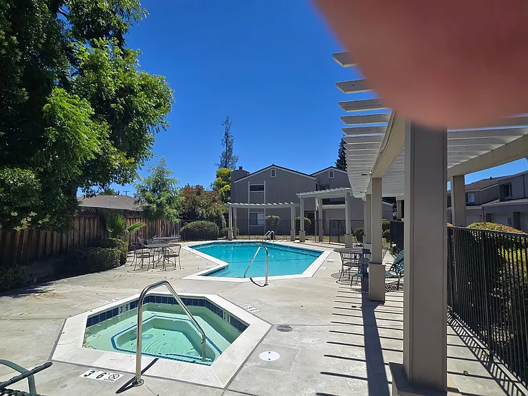 1001 Villa Maria Ct — Photo 13