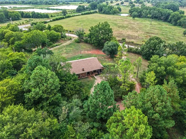41587 Skelly Rd, Asher, OK 74826