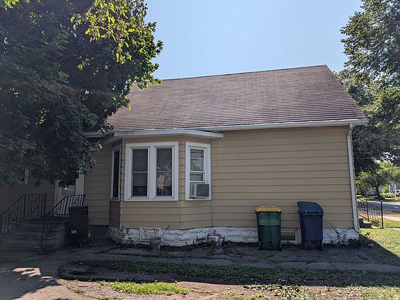 3rd image of 1155 Stuart St