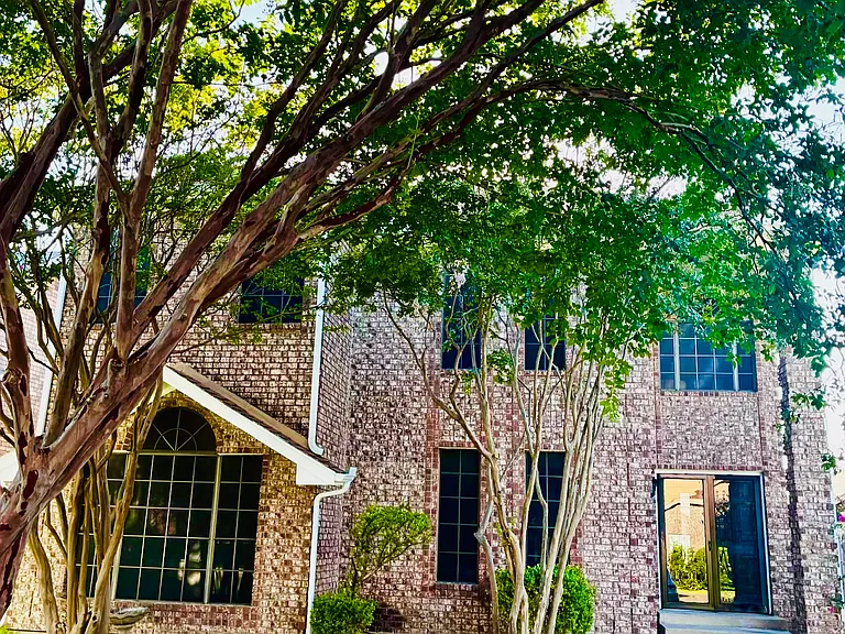 645 Windsong — Photo 1
