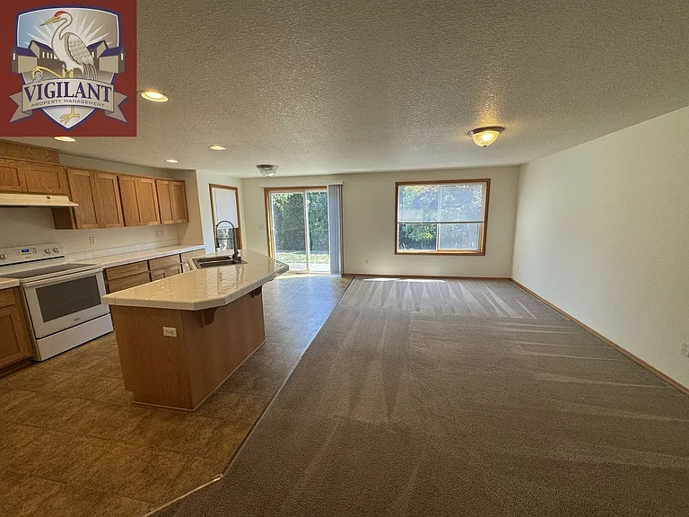 1614 N Falcon Dr — Photo 12