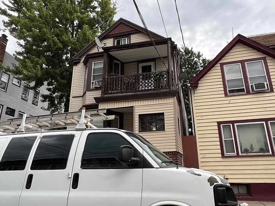 2nd image of 24-26 Sunset Ave