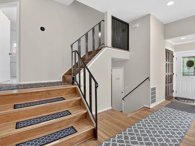 2000 McAuliffe Dr — Photo 3