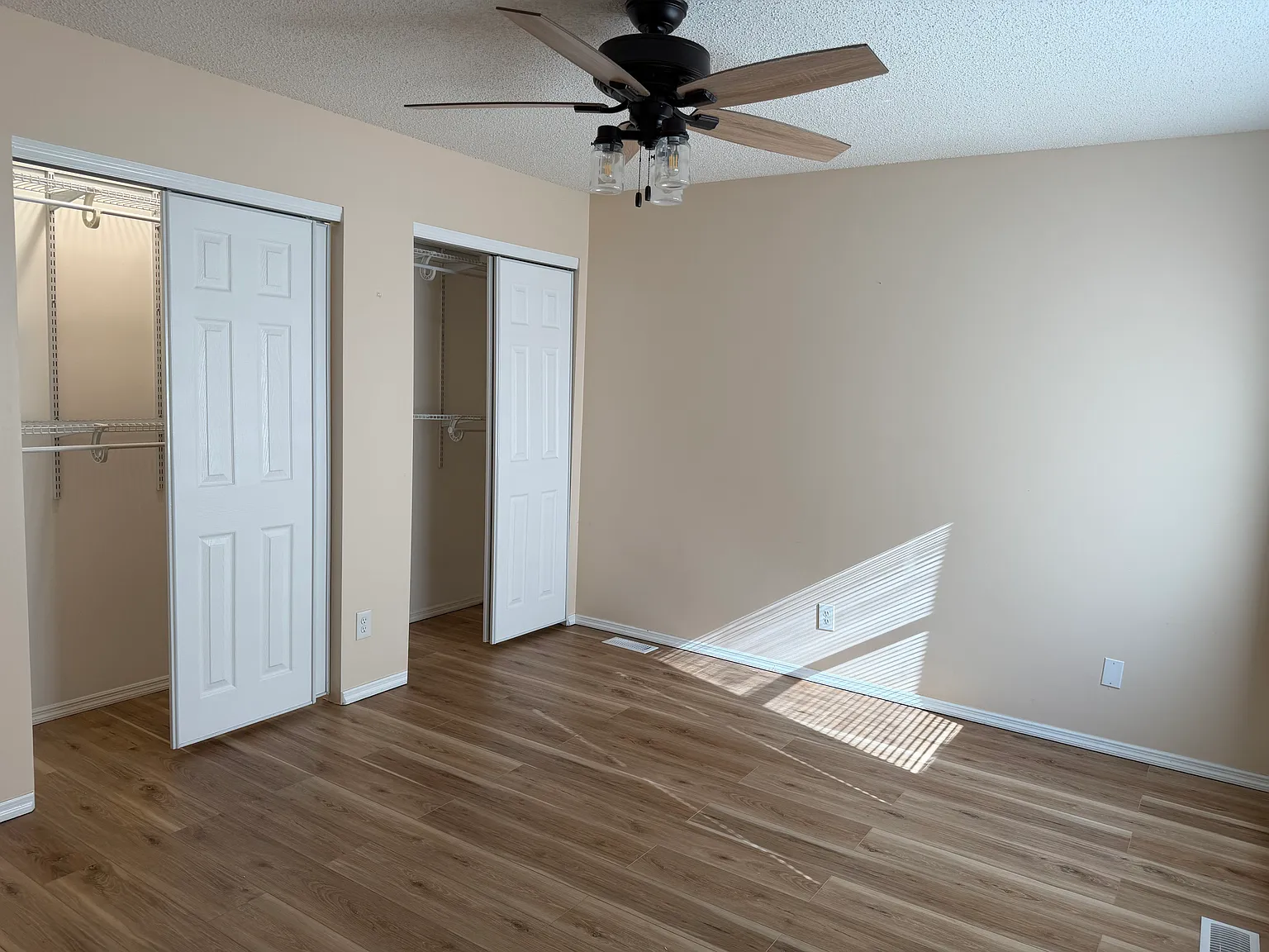 3 bed, 1240 sqft, $2,200 — Photo 4