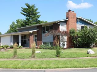 1315 Sandy Dr, Florissant, MO 63031