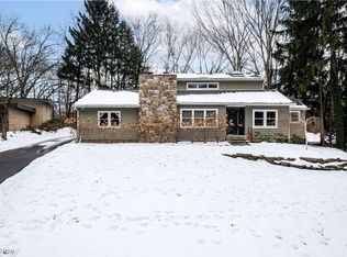 554 Bastogne Dr, Akron, OH 44303