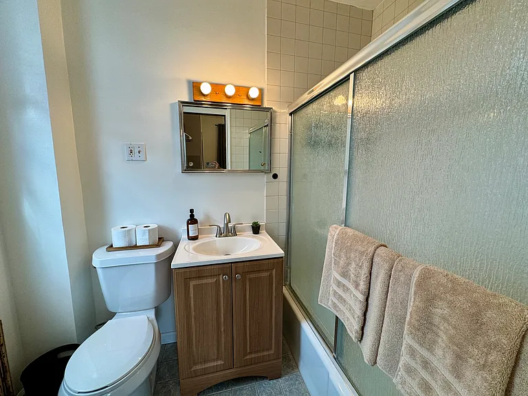 797 Orange St #2A — Photo 2