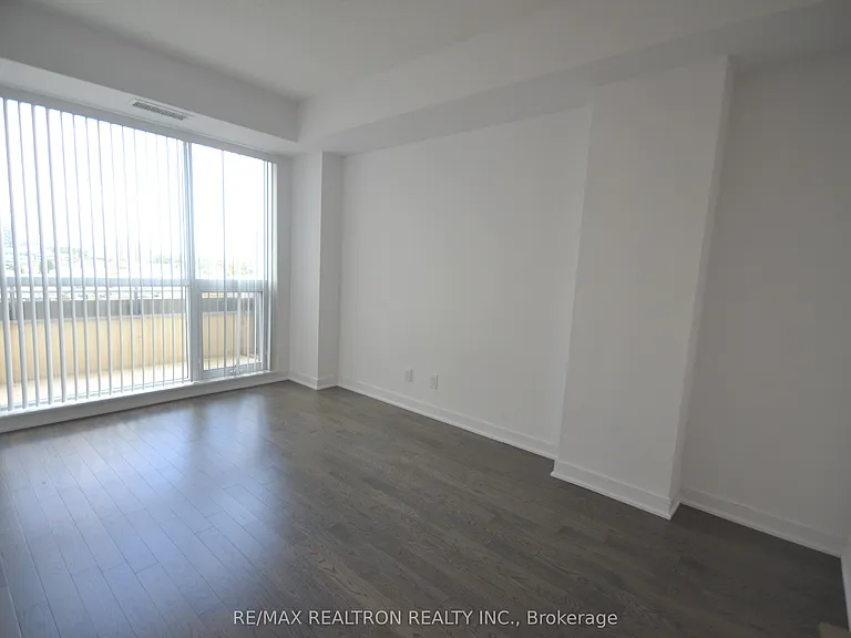 9201 Yonge St #703 — Photo 15