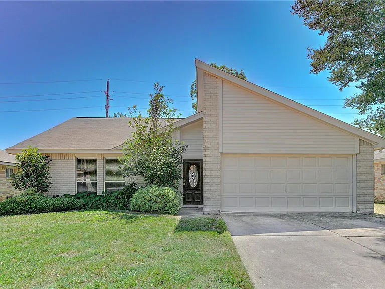 24119 Silversmith Ln — Photo 1