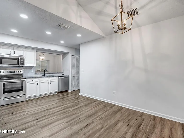 3105 Coral Reef Dr — Photo 20