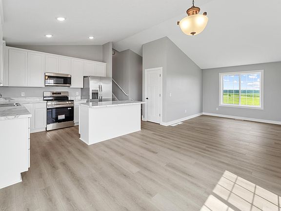 5th image of 16780 Eagle Ridge Cir