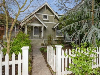 1911 5th Avenue W, Seattle, WA, 98119