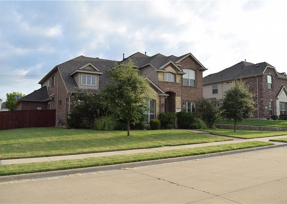 2nd image of 614 Arcadia Way