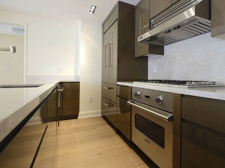 21 W 86th St #8F — Photo 1