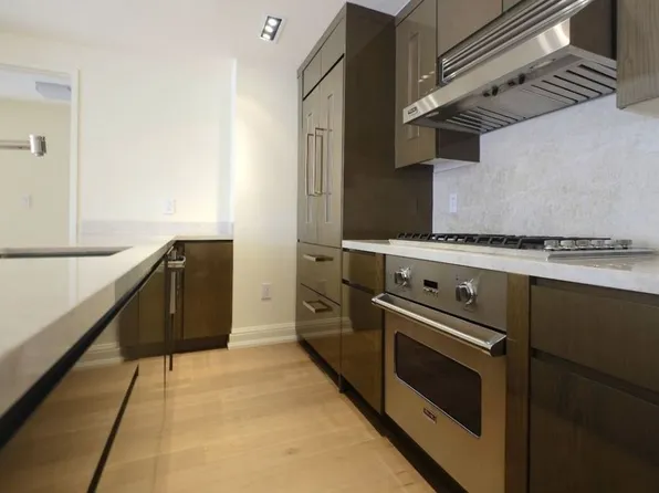 21 West 86th Street image 1 of 14