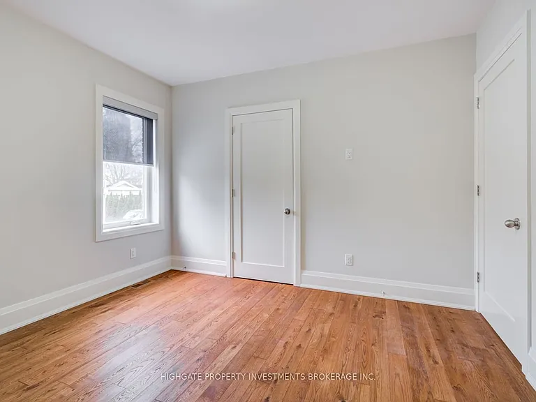 129 Hilton Ave #MAIN — Photo 13